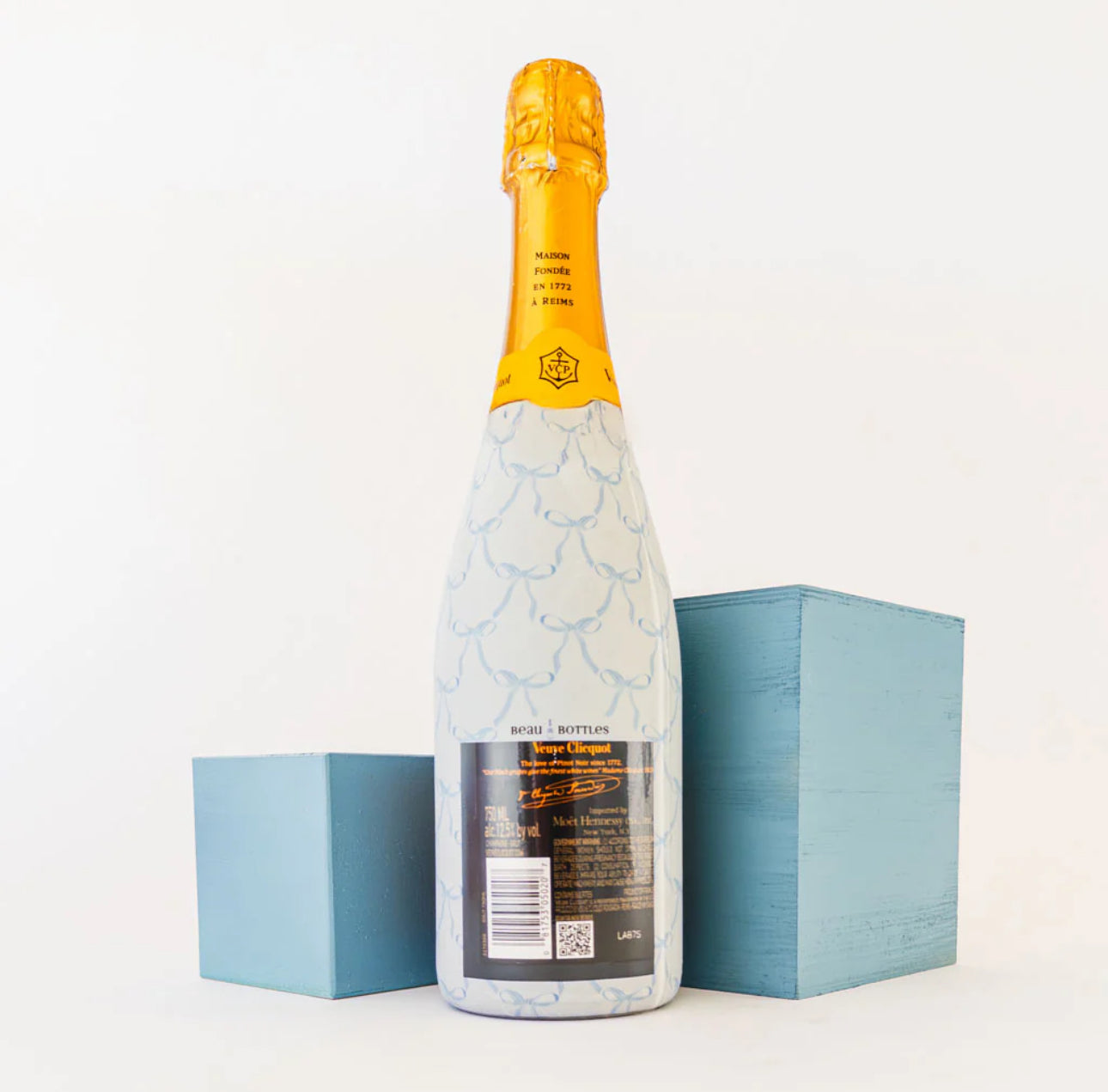 Beau Bottles Wrap Grandmillenial Blue Bows